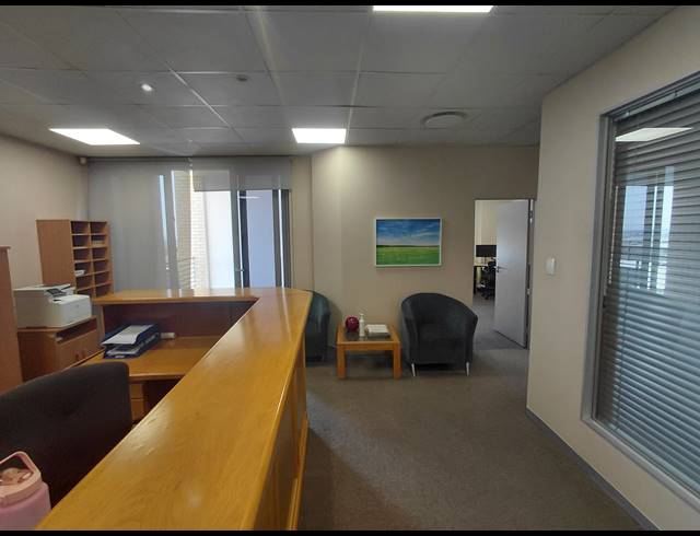 253M² OFFICE TO LET IN MIDRIDGE PARK